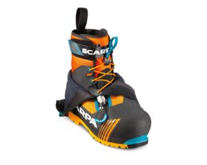 Three-piece mountaineering shoes