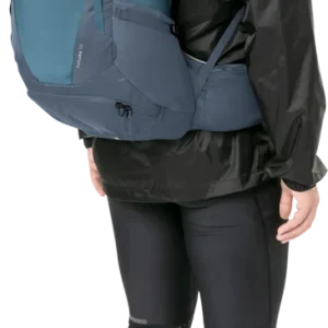 کوله پشتی دیوتر Deuter Futura 32 لیتری با سیستم تهویه Aircomfort، پوشش ضدباران، برای کوهنوردی و طبیعت‌گردی پشت یک مرد